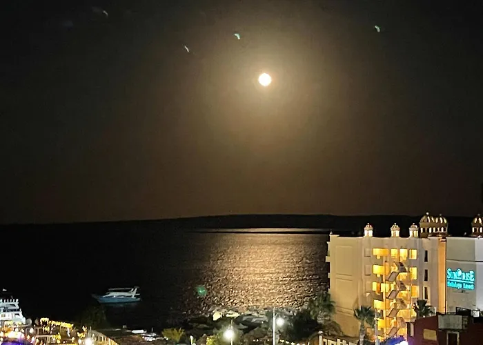 Sea View Penthouse Sea Front Center 11 Apartment *